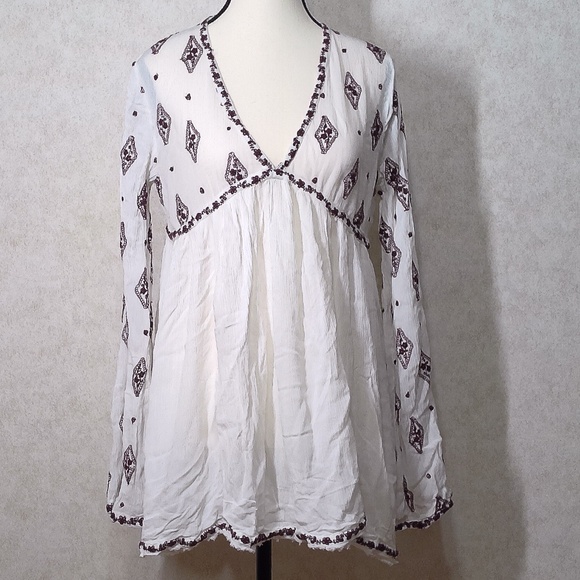 NWOT Free People Embroidery Bohemian V-Neck,Bell Sleeve,Brown & White Top Sz S - Picture 1 of 9